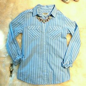 EUC Express Boyfriend Button Down. Size XS.